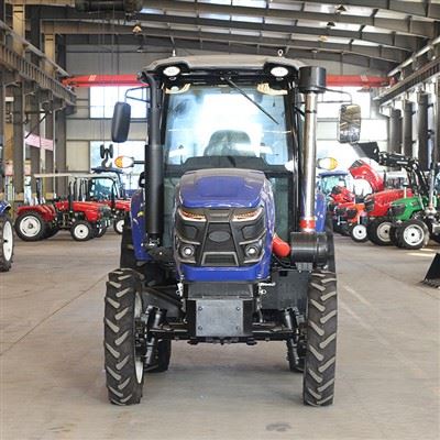 Trattore medio con cabina agricola da 100 CV